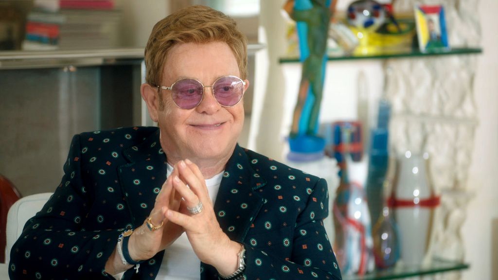 Tänään tv:ssä: Elton John avaa Nizzan-kotinsa ovet - kertoo avoimesti päihdemenneisyydestään: näin hajosi hotellihuone