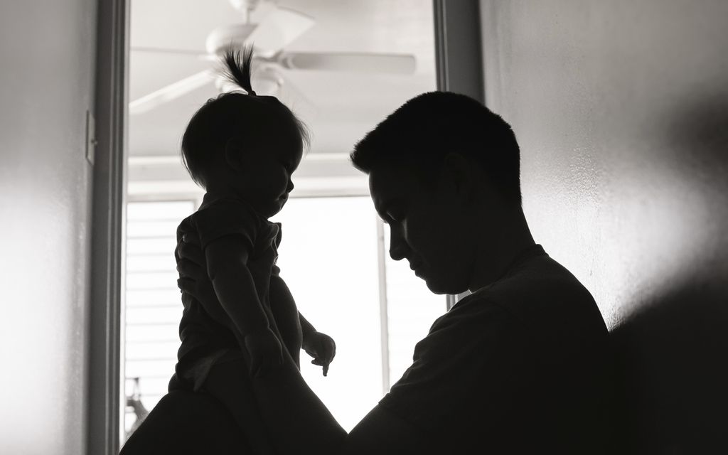 Alkoiko miehesi käyttäytyä näin, kun saitte lapsen? Asiantuntija: ”Olisi tärkeää saada apua”