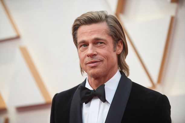 Brad Pitt on jälleen sinkku. 