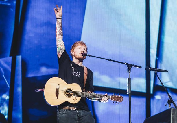 Ed Sheeran esiintyy Suomessa Malmin lentokentällä 23.-24. heinäkuuta.