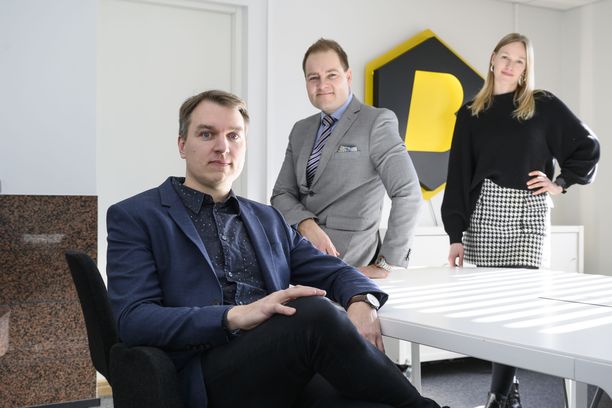 Pekka Ahola (vas.), Timo Hakkarainen ja Eveliina Lehikoinen tietävät, millä keinoin yritys löytää itselleen parhaan työntekijän. 