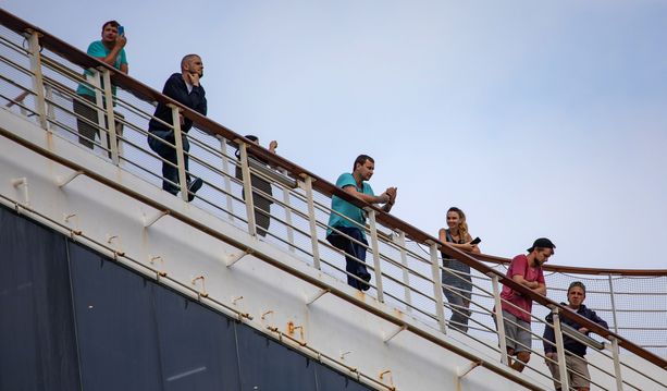 Carnival Magic -risteilyalus saapui toukokuun lopussa Kroatian Dubrovnikiin kotiuttamaan laivan mehistön jäseniä.