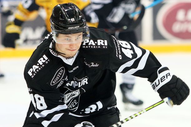 Lauri Pajuniemi ampui Kuopiossa kauden seitsemännen ja kahdeksannen maalinsa ja sai lisäksi syöttöpisteen, kun TPS voitti 5–2.