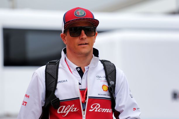 Kimi Räikkönen testasi Alfa Romeon vauhtia myös elektronisen urheilun maailmassa.