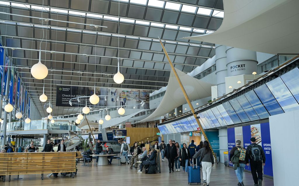 Pommiuhka Arlandan lentokentällä – Laukusta paljastui jouluinen ihmetys
