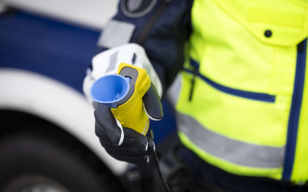 Mies kaahasi huumeissa karkuun ja törmäsi poliisiautoon Mikkelissä