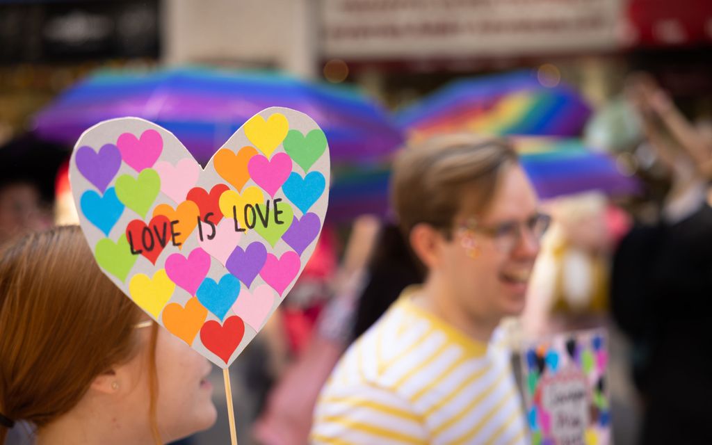 Helsinki Pride -yhteisö antoi kokoomukselle rukkaset