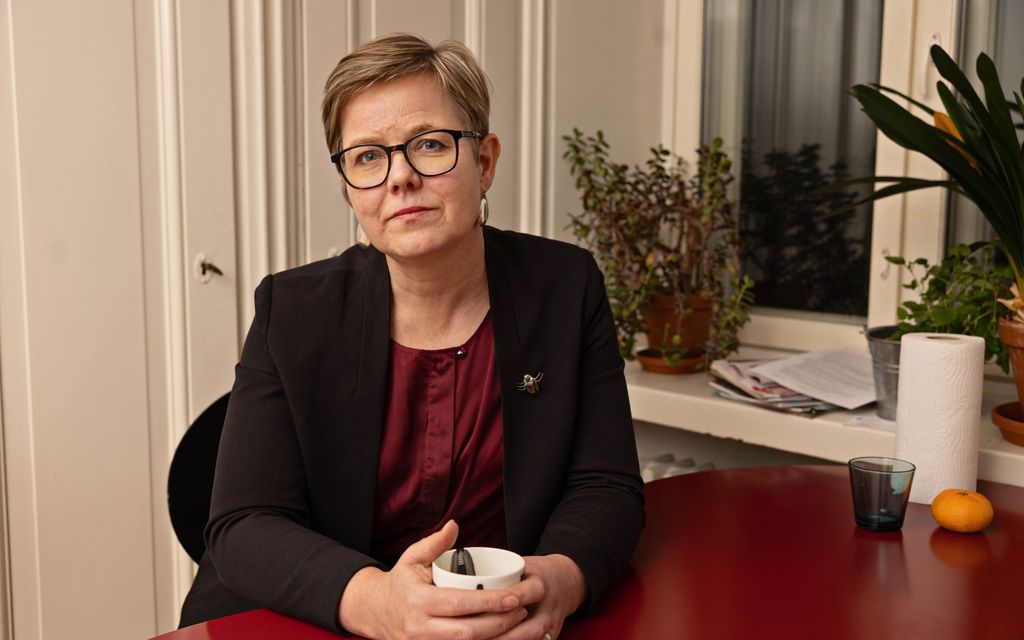 Muukalaispassi-esitys kaatui, samoin ehdotus oleskelu­luvista paperittomille – sisäministeri Mikkonen pettyi