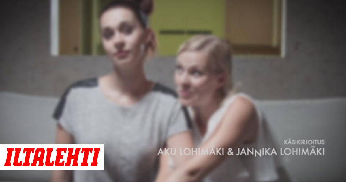 Musta tyttö pillua levitä