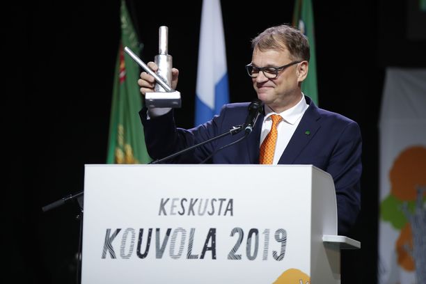 Juha Sipilän puheenjohtajakausi vaihtui Katri Kulmunin kauteen lauantaina.