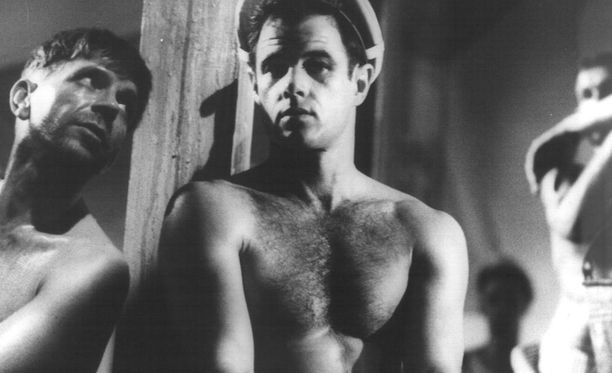 Querelle jäi Rainer Werner Fassbinderin viimeiseksi ohjaukseksi. Hän kuoli vuonna 1982.