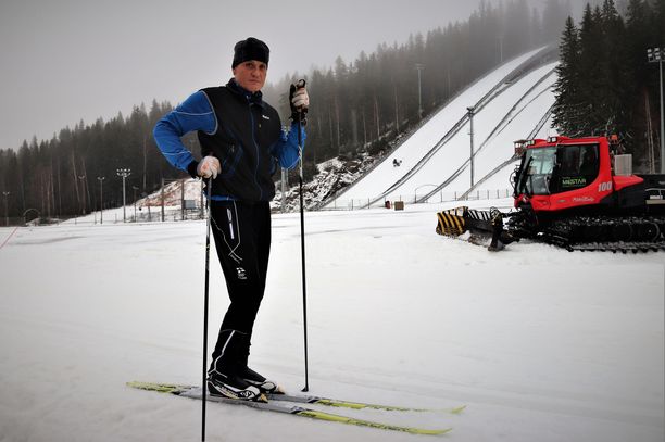 Mika Kojonkoski toivoo, että ihmiset voisivat hiihtää sovussa.