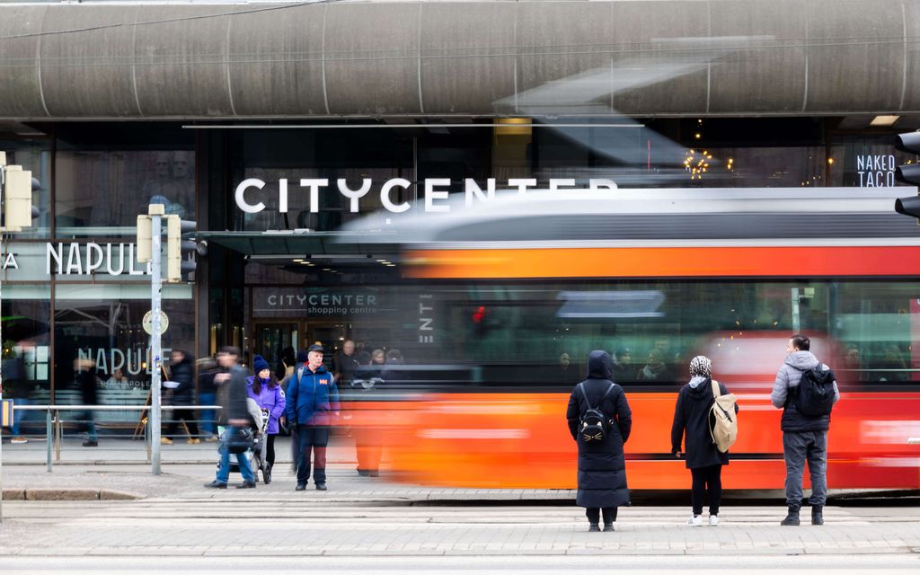 17-vuotias juhli koulun päättymistä Helsingissä – Kolmekymppinen mies raiskasi