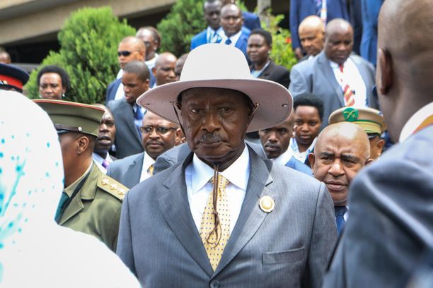 Istuva presidentti Yoweri Museveni ei halua päästää irti vallankahvasta. Jos hän jatkaa presidenttinä vielä yhden viisivuotiskauden, on hän sen päättyessä jo 82-vuotias.