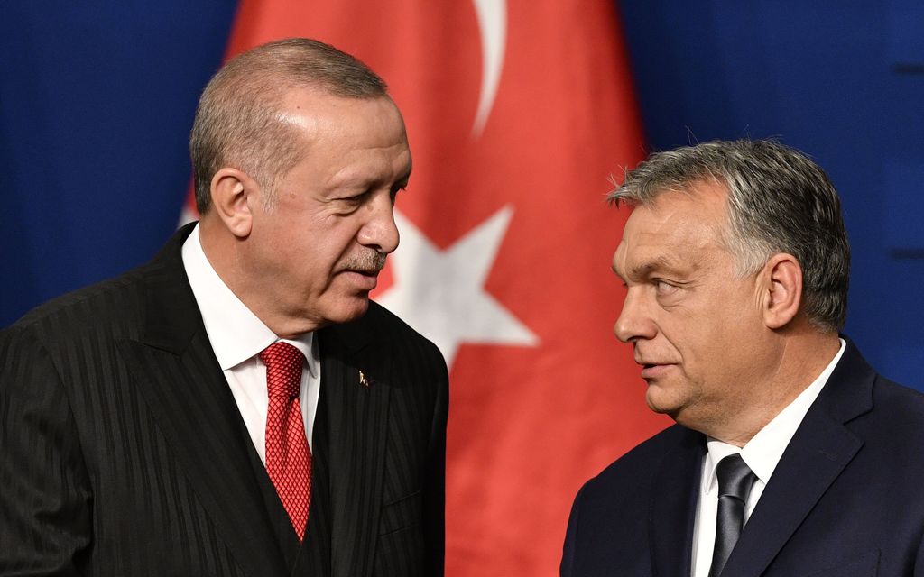 Asiantuntija: Orbánin Turkin-vierailu ei ole sattumaa – ”Aikamoista pelleilyä koko show”