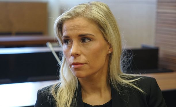 Helsingin hovioikeudessa käsitellään torstaina asianajaja Heikki Lampelan pahoinpitelyjuttua. Asianomistajana on Lampelan naisystävä Hanna Kärpänen.
