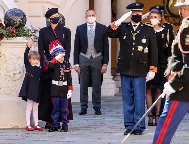 Monacon ruhtinas Albert ja ruhtinatar Charlene edustivat pariskunnan kaksosten, Jaquesin ja Gabriellan kanssa viime vuoden marraskuussa maan kansallispäivänä.
