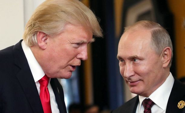 Donald Trump ja Vladimir Putin tapaavat Presidentinlinnassa.