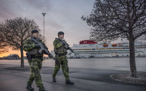 Ruotsi lennätti operatiivisia valmius­joukkoja Gotlantiin