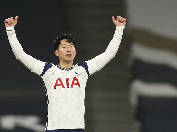 Son Heung-min tuuletti upeaa maaliaan Tottenham Hotspur Stadiumilla.