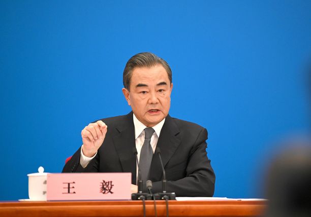 Kiinan ulkoministeri Wang Yi kritisoi kovin sanoin Yhdysvaltoja sunnuntaina Pekingissä.