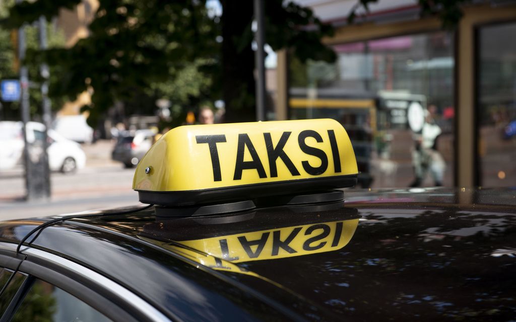 Mies otti taksin Jyväskylästä Lahteen ja nukahti – Sen jälkeen kuljettaja ei ollut enää työkykyinen