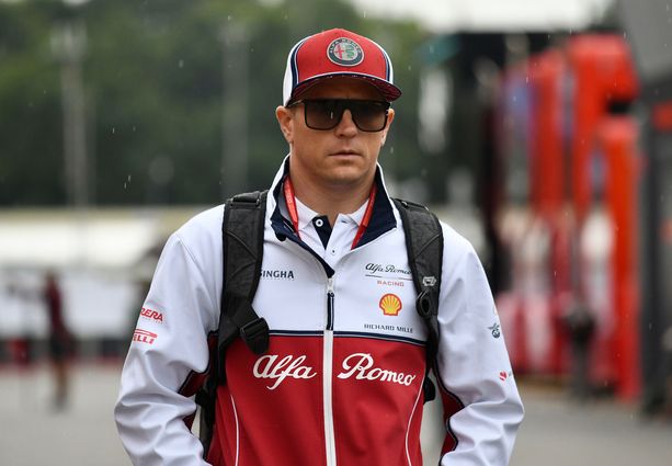 Kimi Räikkönen on kantanut Alfa Romeon värejä viime vuodesta lähtien.