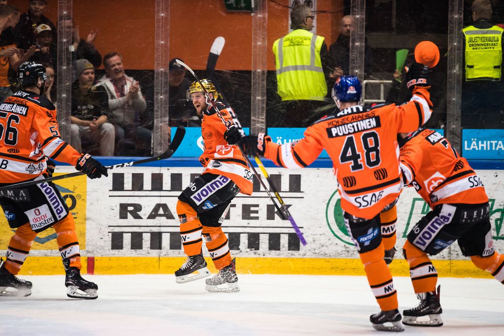 HPK-tähti Teemu Turunen tuuletti finaalin voittomaalia kuin NHL:n venäläistähti: ”Vitsi paremminkin”