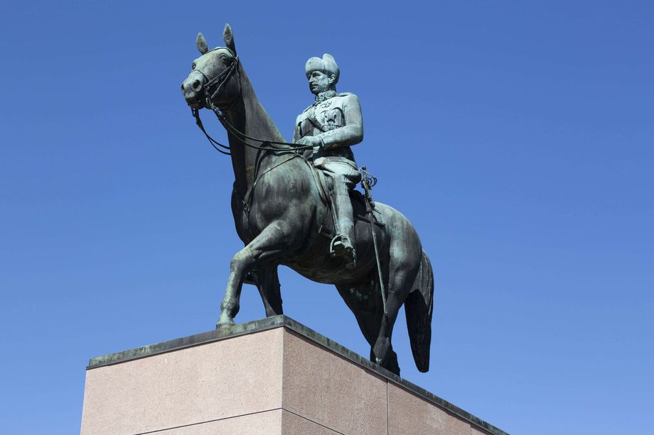 Demaripomo to Orpo and Purra: “Will Mannerheim’s equestrian statue go next?”
 –