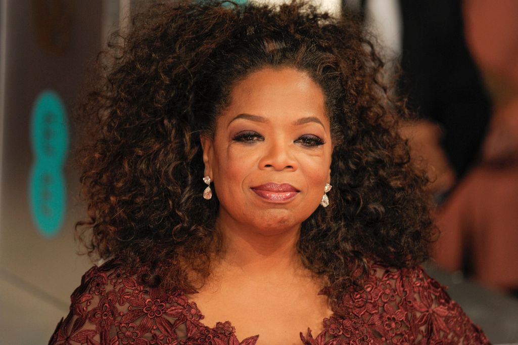 Oprah paljasti ketkä kaksi kuninkaallista eivät laukoneet törkeää ihonvärikommenttia – ”Harry halusi että saan tietää”