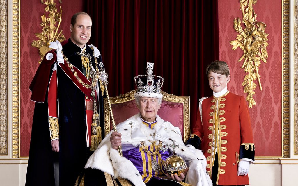 Uusi kruunajais­potretti julki: Kolme sukupolvea kuninkaita samassa kuvassa
