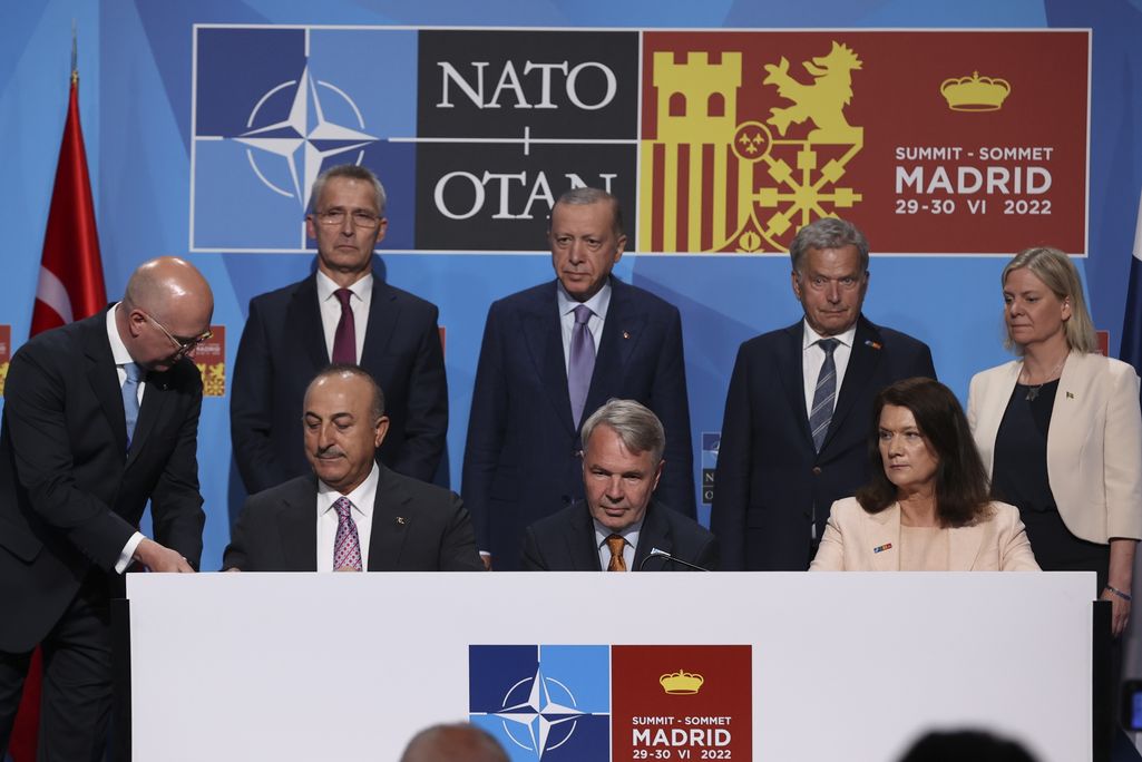 Näin suomalais­poliitikot reagoivat Nato-sopuun: ”Tärkeä askel”