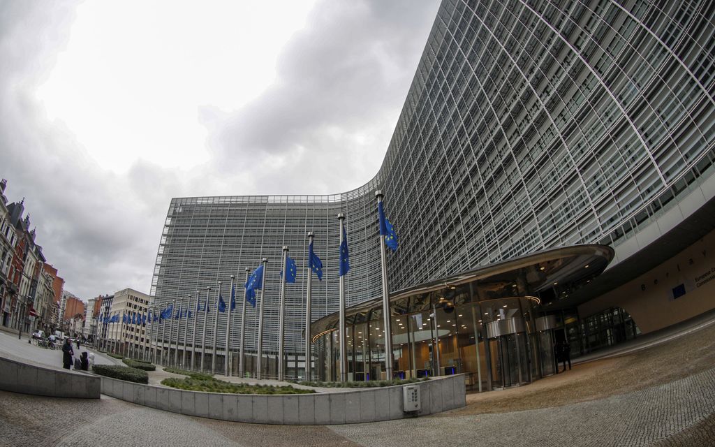 Kolme loukkaantunut veitsi­hyökkäyksessä EU-päämajan lähellä Brysselissä