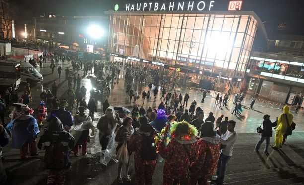 Kölnin karnevaalit alkoivat torstaina.