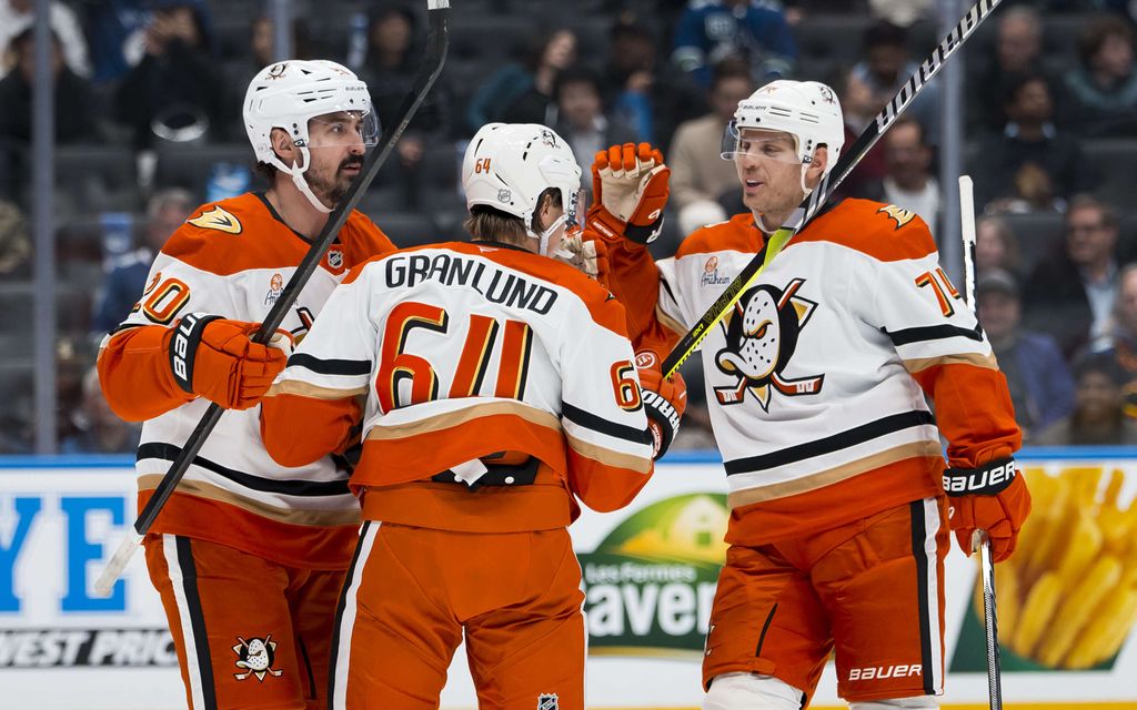 Mikael Granlund, mikä ratkaisu! Suomalaistähti hattutemppu­sankarina