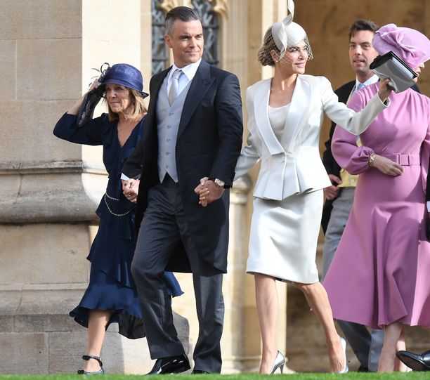 Robbie Williams ja Ayda Field juhlivat perjantaina prinsessa Eugenien häissä. Pari on hääparin vanhoja tuttuja.