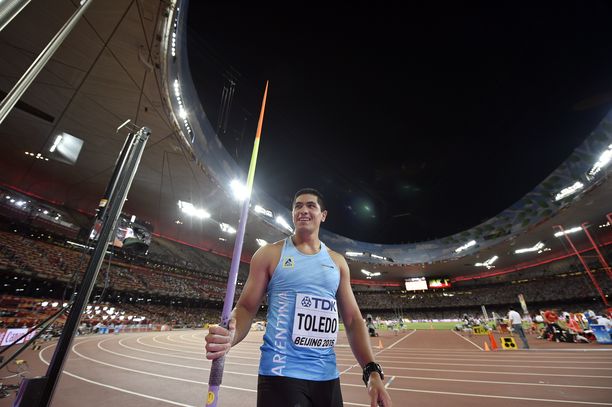 Vuonna 1993 syntynyt Argentiinan keihästähti Braian Toledo on heittänyt parhaimmillaan 83,32. Kuva Pekingin MM-kisoista 2015.