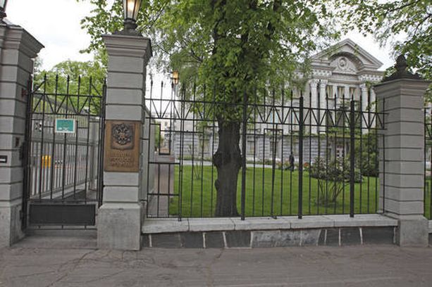 Pavel Kuznetsovin uusi työpaikka sijaitsee Tehtaankadulla Venäjän Suomen-suurlähetystön kanssa. 