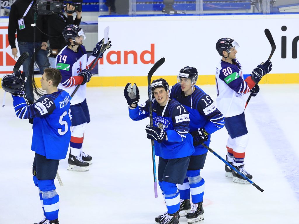 Suomi voitti Ison-Britannian näytöstyyliin - Kakko jäi ilman maalia, Rajala ja Ohtamaa piiskasivat upeat osumat
