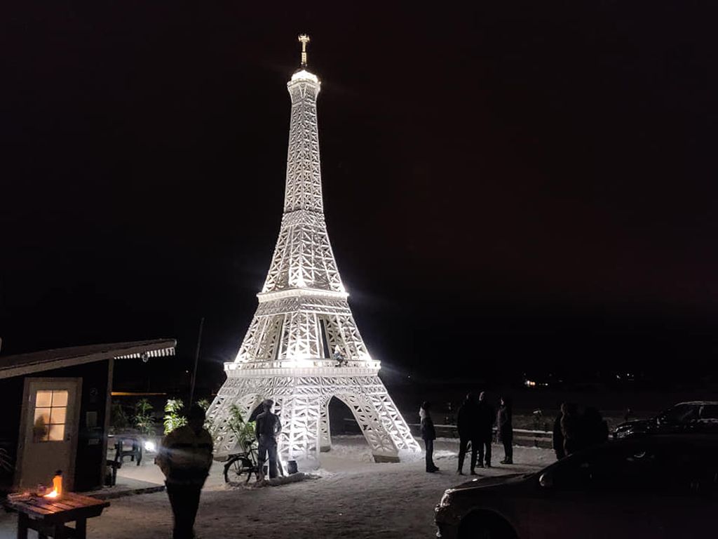 Pasi rakensi mailleen upean Eiffel-tornin – näin projekti eteni