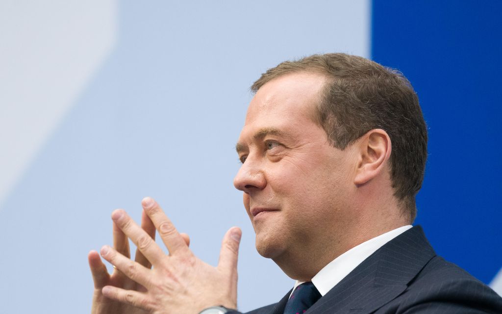 Lähteet: Venäjän Medvedev tarjoaa 15 miljoonaa dollaria Italian puolustus­ministerin murhasta