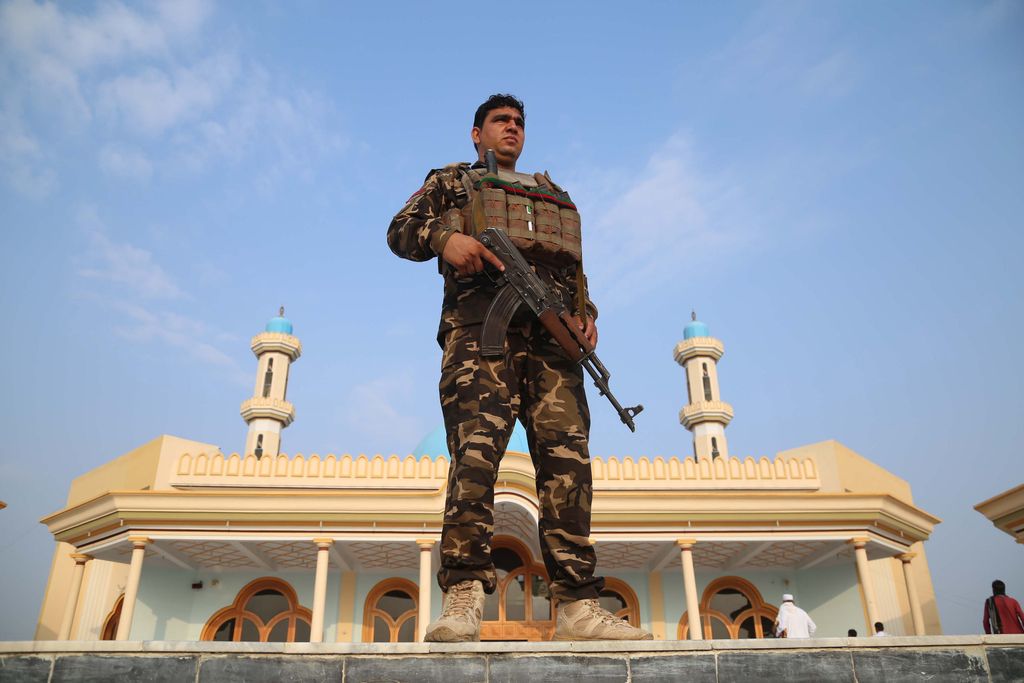 Afganistan kehotti Taliban-liikettä jatkamaan tulitaukoa – Isis iski vankilaan 