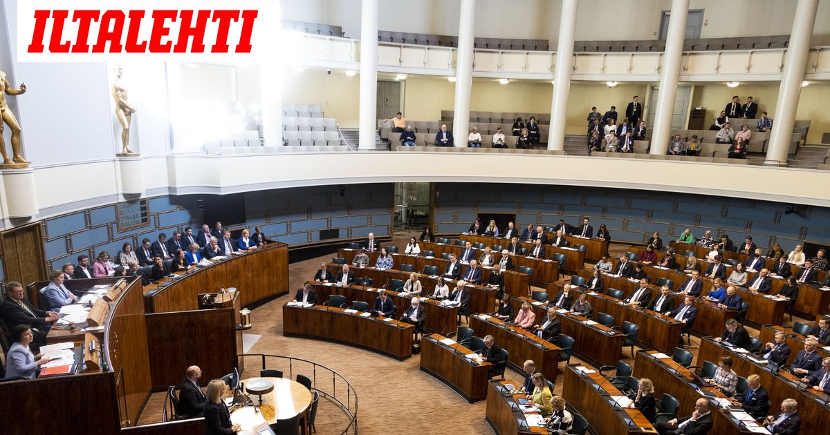  Aikalis n Paikka Hallitusta Jakava Hoitajien pakkolaki Kuumensi 