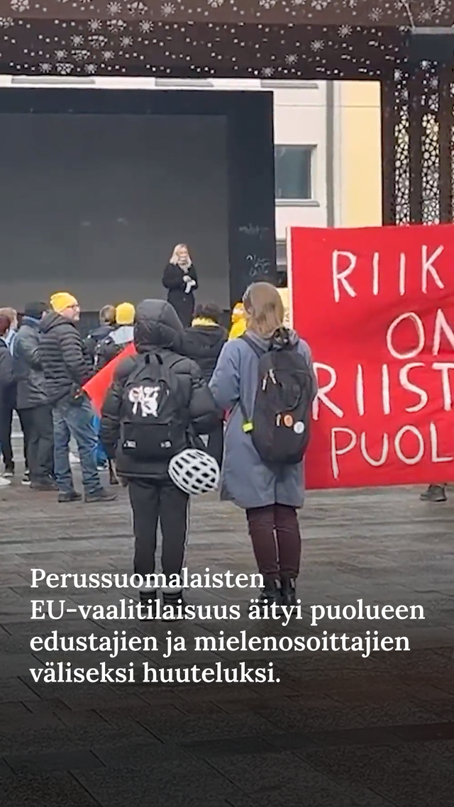 Video: Näin Riikka Purra Huuteli Mielenosoittajille Oulussa | Iltalehti