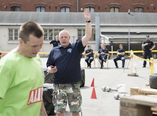 Sörkän vahvin mies: Helsingin vankilassa järjestettiin voimamieskilpailu