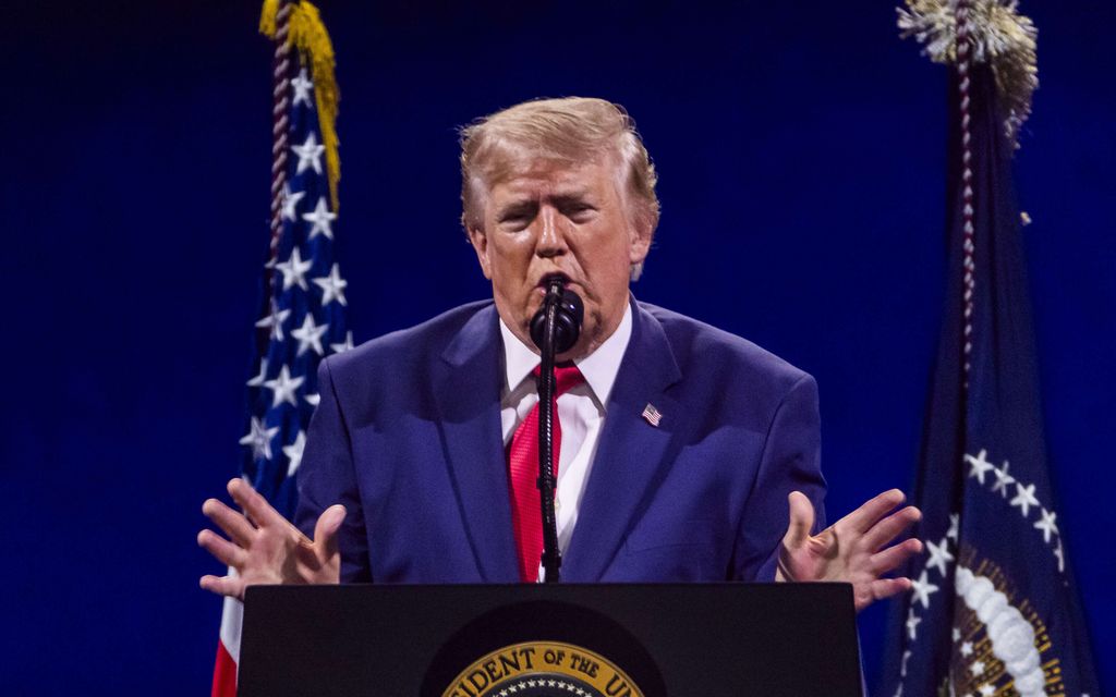 Trump menetti malttinsa – Tyhjät penkit olivat liikaa 