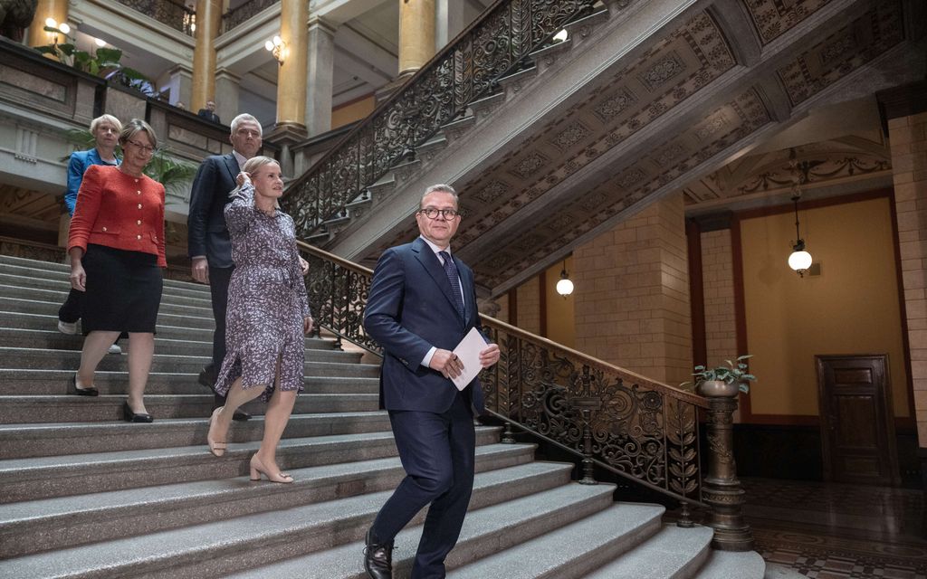Analyysi: Kokoomusta lyödään nyt heikkoon kohtaan – Näin 30 euron korotuksesta tuli ”ideologinen sakkomaksu”