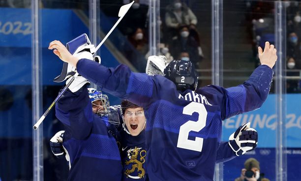 Historiallista! Suomi voitti ensimmäistä kertaa jääkiekossa olympiakultaa.