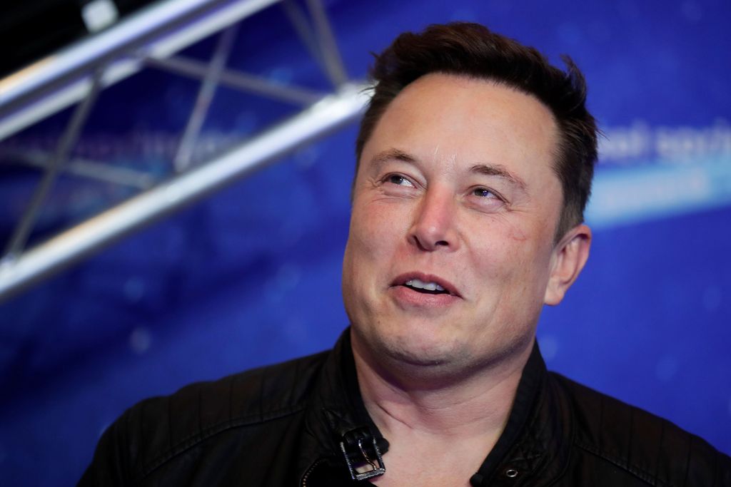 Elon Musk on nyt planeetan rikkain ihminen, tiputti Jeff Bezosin kärkipaikalta 
