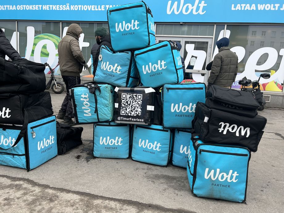 Wolt- ja Foodora-lähettien toiminnasta nousi kohu – Juristi nostaa esiin yllättävän uhkakuvan